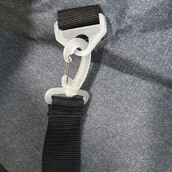 Gray Men's Duffel Bag - Everyday Travel & Gym Carry - Picture 6 of 11